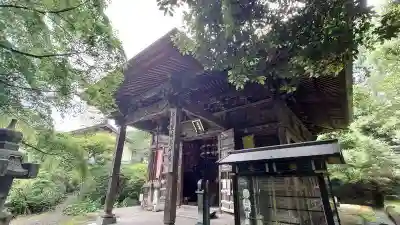 岩之上堂の本殿・本堂