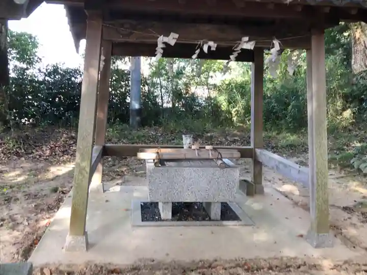 志比前神社の手水舎