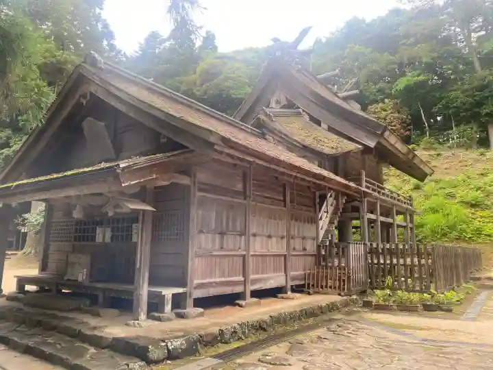 神魂神社の{uncategorized: "未分類", other: "その他", undefined: "問題あり", building: "その他建物", grave: "お墓", sacred_gate: "鳥居", guardian: "狛犬", statue: "像", buddha: "仏像", history: "歴史", nature: "自然", garden: "庭園", animal: "動物", pagoda: "塔", temizu: "手水舎", mountain_gate: "山門・神門", sanctuary: "本殿・本堂", subordinate: "末社・摂社", art: "芸術", scenery: "景色", jizo: "地蔵", ema: "絵馬", goshuin: "御朱印", omikuji: "おみくじ", items: "授与品その他", amulet: "お守り", goshuincho: "御朱印帳", eats: "食事", festival: "お祭り", votive_dance: "神楽", shichigosan: "七五三参", wedding: "結婚式", experience: "体験その他", initially: "初詣", around: "周辺", anti_infection: "感染症対策"}