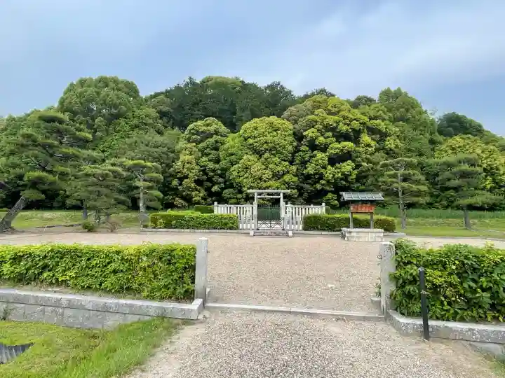 称徳・孝謙天皇陵(高野陵)(奈良県)