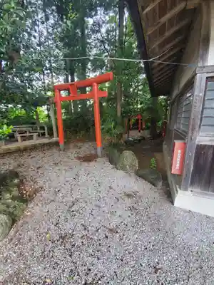 椿森諏訪神社の鳥居