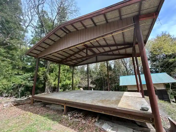 有明樹玉神社の{uncategorized: "未分類", other: "その他", undefined: "問題あり", building: "その他建物", grave: "お墓", sacred_gate: "鳥居", guardian: "狛犬", statue: "像", buddha: "仏像", history: "歴史", nature: "自然", garden: "庭園", animal: "動物", pagoda: "塔", temizu: "手水舎", mountain_gate: "山門・神門", sanctuary: "本殿・本堂", subordinate: "末社・摂社", art: "芸術", scenery: "景色", jizo: "地蔵", ema: "絵馬", goshuin: "御朱印", omikuji: "おみくじ", items: "授与品その他", amulet: "お守り", goshuincho: "御朱印帳", eats: "食事", festival: "お祭り", votive_dance: "神楽", shichigosan: "七五三参", wedding: "結婚式", experience: "体験その他", initially: "初詣", around: "周辺", anti_infection: "感染症対策"}