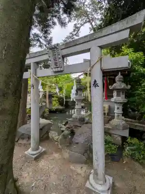 九帝王宮 萱野神社の{uncategorized: "未分類", other: "その他", undefined: "問題あり", building: "その他建物", grave: "お墓", sacred_gate: "鳥居", guardian: "狛犬", statue: "像", buddha: "仏像", history: "歴史", nature: "自然", garden: "庭園", animal: "動物", pagoda: "塔", temizu: "手水舎", mountain_gate: "山門・神門", sanctuary: "本殿・本堂", subordinate: "末社・摂社", art: "芸術", scenery: "景色", jizo: "地蔵", ema: "絵馬", goshuin: "御朱印", omikuji: "おみくじ", items: "授与品その他", amulet: "お守り", goshuincho: "御朱印帳", eats: "食事", festival: "お祭り", votive_dance: "神楽", shichigosan: "七五三参", wedding: "結婚式", experience: "体験その他", initially: "初詣", around: "周辺", anti_infection: "感染症対策"}