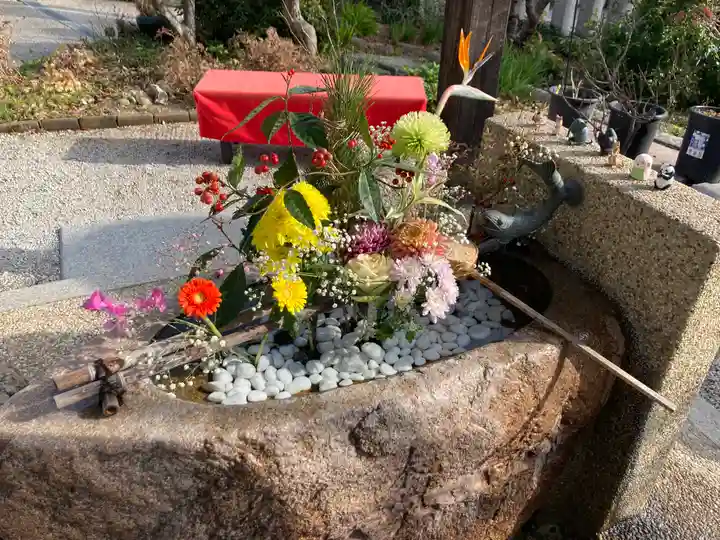 水堂須佐男神社の手水舎