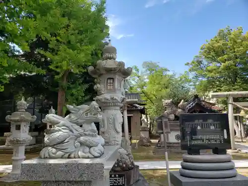 向本折白山神社の狛犬