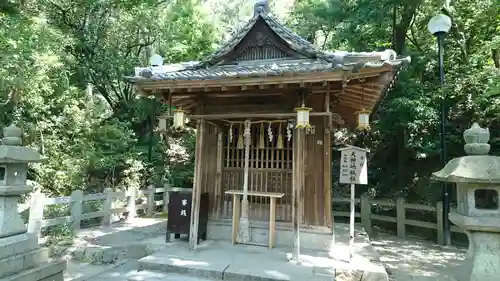 枚岡神社の末社・摂社