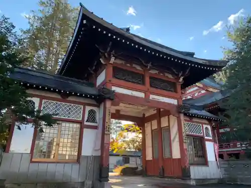 眞久寺の山門