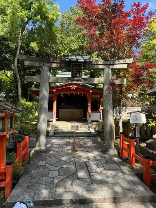 八坂神社(祇園さん)の{uncategorized: "未分類", other: "その他", undefined: "問題あり", building: "その他建物", grave: "お墓", sacred_gate: "鳥居", guardian: "狛犬", statue: "像", buddha: "仏像", history: "歴史", nature: "自然", garden: "庭園", animal: "動物", pagoda: "塔", temizu: "手水舎", mountain_gate: "山門・神門", sanctuary: "本殿・本堂", subordinate: "末社・摂社", art: "芸術", scenery: "景色", jizo: "地蔵", ema: "絵馬", goshuin: "御朱印", omikuji: "おみくじ", items: "授与品その他", amulet: "お守り", goshuincho: "御朱印帳", eats: "食事", festival: "お祭り", votive_dance: "神楽", shichigosan: "七五三参", wedding: "結婚式", experience: "体験その他", initially: "初詣", around: "周辺", anti_infection: "感染症対策"}