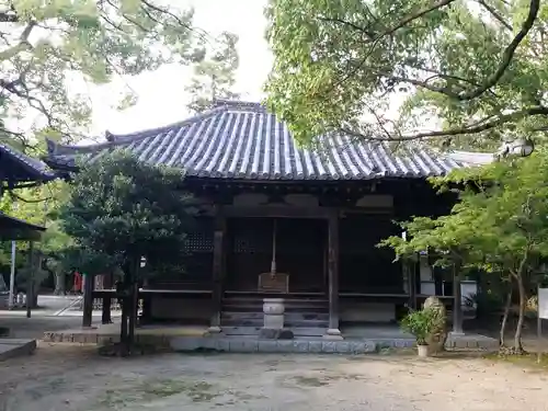 昆陽寺の本殿・本堂