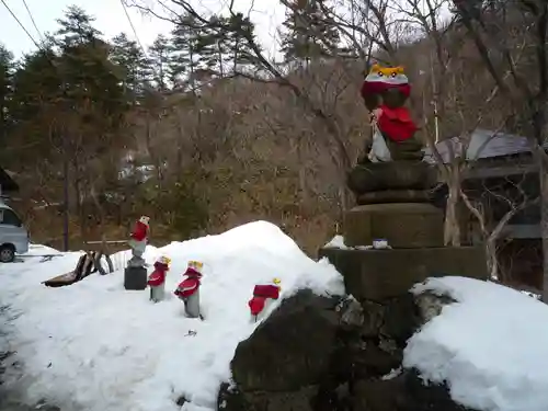 草津穴守稲荷神社の地蔵