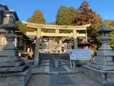 白國神社の{uncategorized: "未分類", other: "その他", undefined: "問題あり", building: "その他建物", grave: "お墓", sacred_gate: "鳥居", guardian: "狛犬", statue: "像", buddha: "仏像", history: "歴史", nature: "自然", garden: "庭園", animal: "動物", pagoda: "塔", temizu: "手水舎", mountain_gate: "山門・神門", sanctuary: "本殿・本堂", subordinate: "末社・摂社", art: "芸術", scenery: "景色", jizo: "地蔵", ema: "絵馬", goshuin: "御朱印", omikuji: "おみくじ", items: "授与品その他", amulet: "お守り", goshuincho: "御朱印帳", eats: "食事", festival: "お祭り", votive_dance: "神楽", shichigosan: "七五三参", wedding: "結婚式", experience: "体験その他", initially: "初詣", around: "周辺", anti_infection: "感染症対策"}