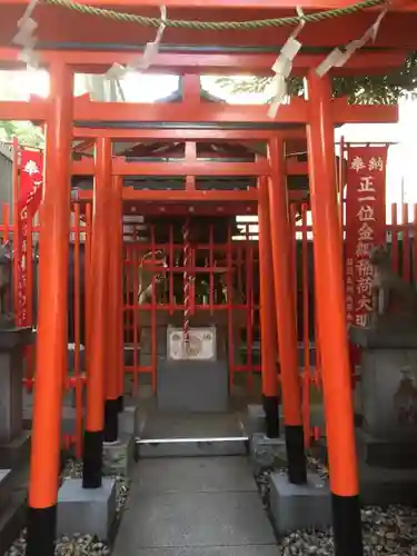 金綱稲荷神社の鳥居