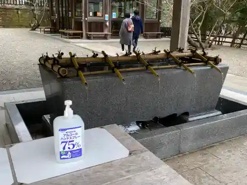 安房神社の手水舎