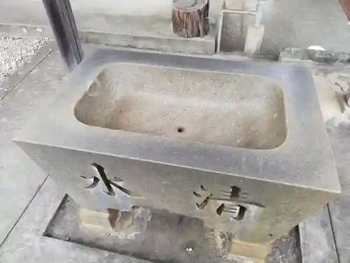 八幡社の手水舎