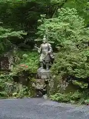 榛名神社の像