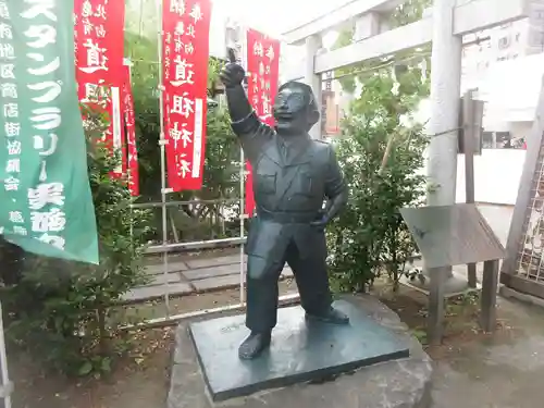 亀有香取神社の像