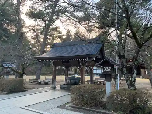 武田神社の手水舎