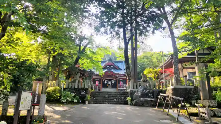 山中諏訪神社(山梨県)