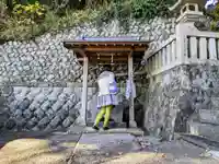 鞍佐里神社の手水舎