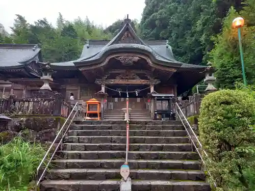 清滝寺の本殿