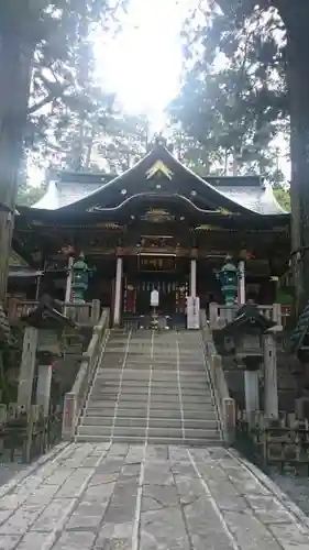 三峯神社の本殿