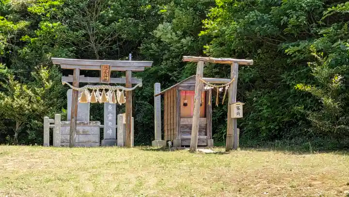 思金神社の{uncategorized: "未分類", other: "その他", undefined: "問題あり", building: "その他建物", grave: "お墓", sacred_gate: "鳥居", guardian: "狛犬", statue: "像", buddha: "仏像", history: "歴史", nature: "自然", garden: "庭園", animal: "動物", pagoda: "塔", temizu: "手水舎", mountain_gate: "山門・神門", sanctuary: "本殿・本堂", subordinate: "末社・摂社", art: "芸術", scenery: "景色", jizo: "地蔵", ema: "絵馬", goshuin: "御朱印", omikuji: "おみくじ", items: "授与品その他", amulet: "お守り", goshuincho: "御朱印帳", eats: "食事", festival: "お祭り", votive_dance: "神楽", shichigosan: "七五三参", wedding: "結婚式", experience: "体験その他", initially: "初詣", around: "周辺", anti_infection: "感染症対策"}