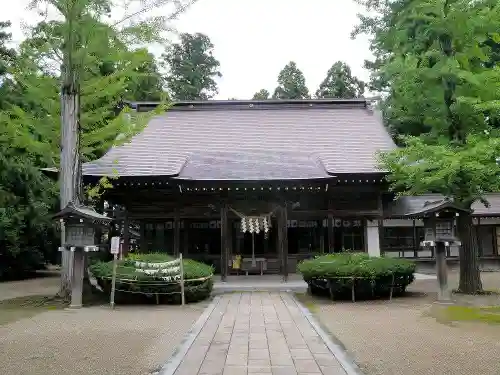 鎮守府八幡宮の本殿