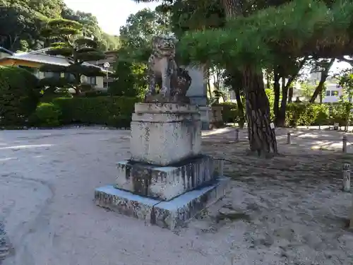 鶴羽根神社の狛犬