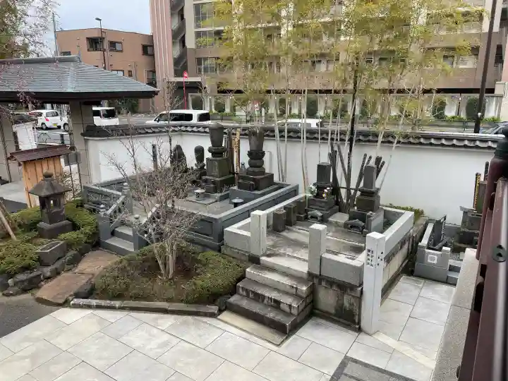 源長寺の{uncategorized: "未分類", other: "その他", undefined: "問題あり", building: "その他建物", grave: "お墓", sacred_gate: "鳥居", guardian: "狛犬", statue: "像", buddha: "仏像", history: "歴史", nature: "自然", garden: "庭園", animal: "動物", pagoda: "塔", temizu: "手水舎", mountain_gate: "山門・神門", sanctuary: "本殿・本堂", subordinate: "末社・摂社", art: "芸術", scenery: "景色", jizo: "地蔵", ema: "絵馬", goshuin: "御朱印", omikuji: "おみくじ", items: "授与品その他", amulet: "お守り", goshuincho: "御朱印帳", eats: "食事", festival: "お祭り", votive_dance: "神楽", shichigosan: "七五三参", wedding: "結婚式", experience: "体験その他", initially: "初詣", around: "周辺", anti_infection: "感染症対策"}