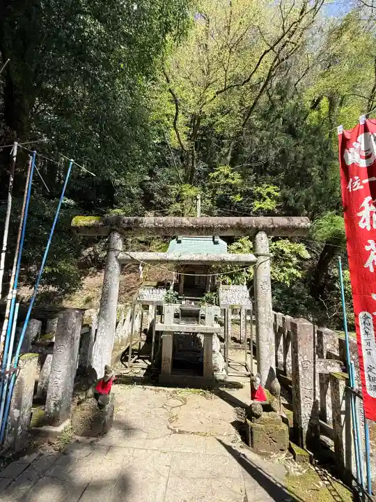 満願寺の{uncategorized: "未分類", other: "その他", undefined: "問題あり", building: "その他建物", grave: "お墓", sacred_gate: "鳥居", guardian: "狛犬", statue: "像", buddha: "仏像", history: "歴史", nature: "自然", garden: "庭園", animal: "動物", pagoda: "塔", temizu: "手水舎", mountain_gate: "山門・神門", sanctuary: "本殿・本堂", subordinate: "末社・摂社", art: "芸術", scenery: "景色", jizo: "地蔵", ema: "絵馬", goshuin: "御朱印", omikuji: "おみくじ", items: "授与品その他", amulet: "お守り", goshuincho: "御朱印帳", eats: "食事", festival: "お祭り", votive_dance: "神楽", shichigosan: "七五三参", wedding: "結婚式", experience: "体験その他", initially: "初詣", around: "周辺", anti_infection: "感染症対策"}