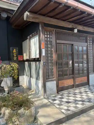 金倉寺の本殿・本堂