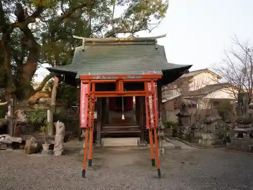 牛嶋天満宮の{uncategorized: "未分類", other: "その他", undefined: "問題あり", building: "その他建物", grave: "お墓", sacred_gate: "鳥居", guardian: "狛犬", statue: "像", buddha: "仏像", history: "歴史", nature: "自然", garden: "庭園", animal: "動物", pagoda: "塔", temizu: "手水舎", mountain_gate: "山門・神門", sanctuary: "本殿・本堂", subordinate: "末社・摂社", art: "芸術", scenery: "景色", jizo: "地蔵", ema: "絵馬", goshuin: "御朱印", omikuji: "おみくじ", items: "授与品その他", amulet: "お守り", goshuincho: "御朱印帳", eats: "食事", festival: "お祭り", votive_dance: "神楽", shichigosan: "七五三参", wedding: "結婚式", experience: "体験その他", initially: "初詣", around: "周辺", anti_infection: "感染症対策"}