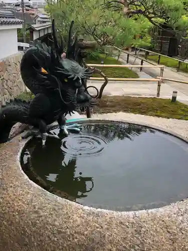 満願寺の手水舎