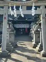 白蛇辨財天の鳥居