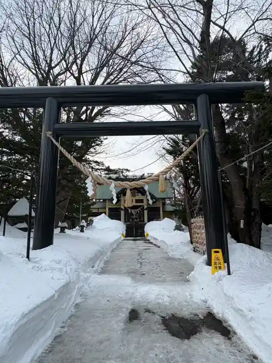 月寒神社の{uncategorized: "未分類", other: "その他", undefined: "問題あり", building: "その他建物", grave: "お墓", sacred_gate: "鳥居", guardian: "狛犬", statue: "像", buddha: "仏像", history: "歴史", nature: "自然", garden: "庭園", animal: "動物", pagoda: "塔", temizu: "手水舎", mountain_gate: "山門・神門", sanctuary: "本殿・本堂", subordinate: "末社・摂社", art: "芸術", scenery: "景色", jizo: "地蔵", ema: "絵馬", goshuin: "御朱印", omikuji: "おみくじ", items: "授与品その他", amulet: "お守り", goshuincho: "御朱印帳", eats: "食事", festival: "お祭り", votive_dance: "神楽", shichigosan: "七五三参", wedding: "結婚式", experience: "体験その他", initially: "初詣", around: "周辺", anti_infection: "感染症対策"}