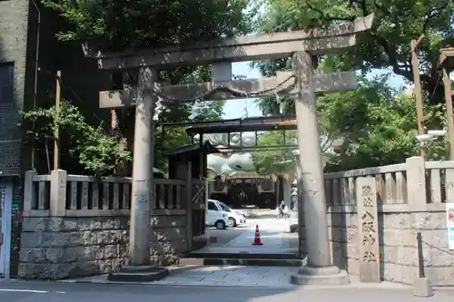 難波八阪神社の鳥居