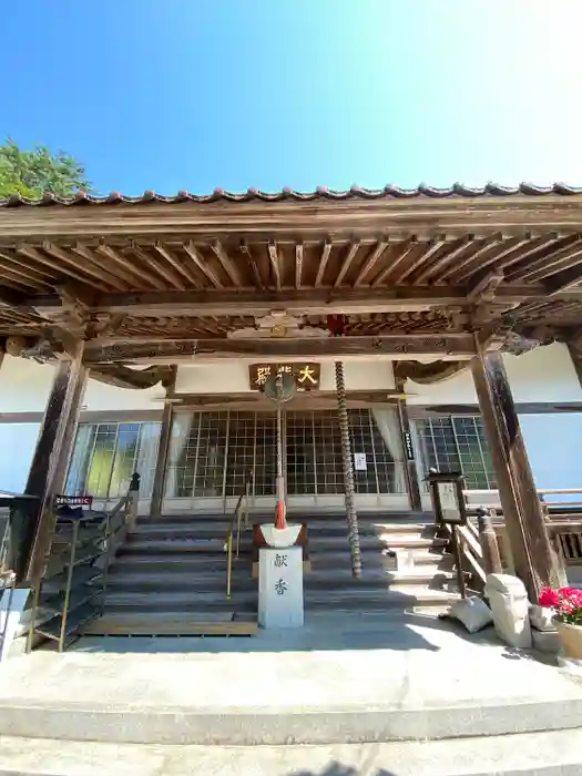 済渡寺の本殿