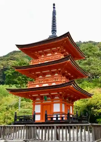 清水寺泰産寺の塔