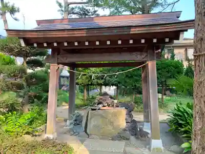茂侶神社の手水舎