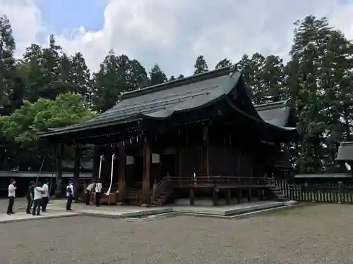 上杉神社の本殿・本堂
