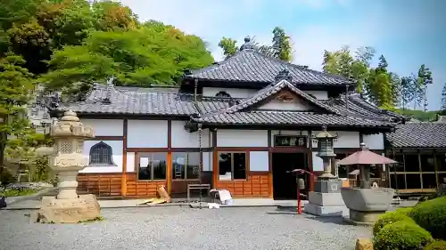 天正寺の{uncategorized: "未分類", other: "その他", undefined: "問題あり", building: "その他建物", grave: "お墓", sacred_gate: "鳥居", guardian: "狛犬", statue: "像", buddha: "仏像", history: "歴史", nature: "自然", garden: "庭園", animal: "動物", pagoda: "塔", temizu: "手水舎", mountain_gate: "山門・神門", sanctuary: "本殿・本堂", subordinate: "末社・摂社", art: "芸術", scenery: "景色", jizo: "地蔵", ema: "絵馬", goshuin: "御朱印", omikuji: "おみくじ", items: "授与品その他", amulet: "お守り", goshuincho: "御朱印帳", eats: "食事", festival: "お祭り", votive_dance: "神楽", shichigosan: "七五三参", wedding: "結婚式", experience: "体験その他", initially: "初詣", around: "周辺", anti_infection: "感染症対策"}