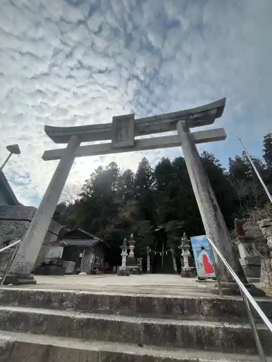 太歳神社の{uncategorized: "未分類", other: "その他", undefined: "問題あり", building: "その他建物", grave: "お墓", sacred_gate: "鳥居", guardian: "狛犬", statue: "像", buddha: "仏像", history: "歴史", nature: "自然", garden: "庭園", animal: "動物", pagoda: "塔", temizu: "手水舎", mountain_gate: "山門・神門", sanctuary: "本殿・本堂", subordinate: "末社・摂社", art: "芸術", scenery: "景色", jizo: "地蔵", ema: "絵馬", goshuin: "御朱印", omikuji: "おみくじ", items: "授与品その他", amulet: "お守り", goshuincho: "御朱印帳", eats: "食事", festival: "お祭り", votive_dance: "神楽", shichigosan: "七五三参", wedding: "結婚式", experience: "体験その他", initially: "初詣", around: "周辺", anti_infection: "感染症対策"}