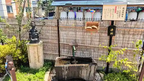 駒込妙義神社の像