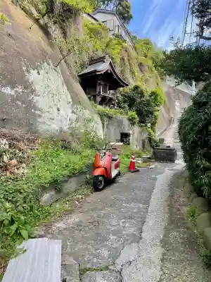 八幡宮の{uncategorized: "未分類", other: "その他", undefined: "問題あり", building: "その他建物", grave: "お墓", sacred_gate: "鳥居", guardian: "狛犬", statue: "像", buddha: "仏像", history: "歴史", nature: "自然", garden: "庭園", animal: "動物", pagoda: "塔", temizu: "手水舎", mountain_gate: "山門・神門", sanctuary: "本殿・本堂", subordinate: "末社・摂社", art: "芸術", scenery: "景色", jizo: "地蔵", ema: "絵馬", goshuin: "御朱印", omikuji: "おみくじ", items: "授与品その他", amulet: "お守り", goshuincho: "御朱印帳", eats: "食事", festival: "お祭り", votive_dance: "神楽", shichigosan: "七五三参", wedding: "結婚式", experience: "体験その他", initially: "初詣", around: "周辺", anti_infection: "感染症対策"}