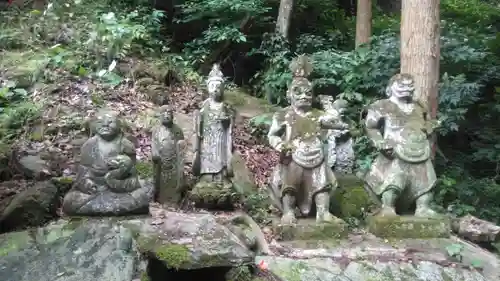 天台宗玄清法流　胸の観音寺の仏像