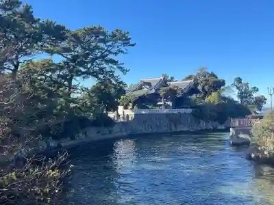 森戸大明神（森戸神社）の{uncategorized: "未分類", other: "その他", undefined: "問題あり", building: "その他建物", grave: "お墓", sacred_gate: "鳥居", guardian: "狛犬", statue: "像", buddha: "仏像", history: "歴史", nature: "自然", garden: "庭園", animal: "動物", pagoda: "塔", temizu: "手水舎", mountain_gate: "山門・神門", sanctuary: "本殿・本堂", subordinate: "末社・摂社", art: "芸術", scenery: "景色", jizo: "地蔵", ema: "絵馬", goshuin: "御朱印", omikuji: "おみくじ", items: "授与品その他", amulet: "お守り", goshuincho: "御朱印帳", eats: "食事", festival: "お祭り", votive_dance: "神楽", shichigosan: "七五三参", wedding: "結婚式", experience: "体験その他", initially: "初詣", around: "周辺", anti_infection: "感染症対策"}