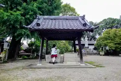 西蓮寺の手水舎