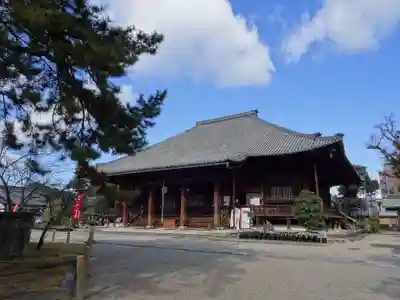 西大寺の本殿・本堂