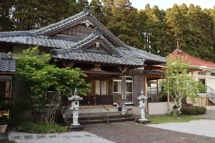 大田井山 極楽寺の本殿