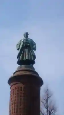 靖國神社の像